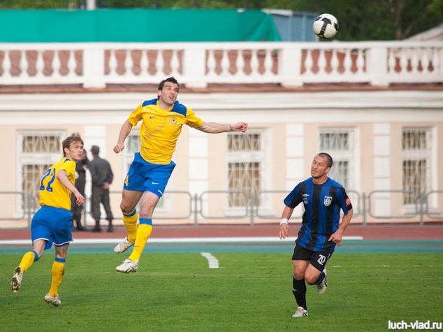 Раде Новкович выбил мяч головой
